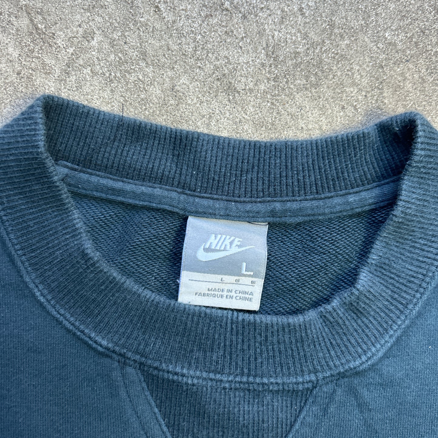 Vintage 2000s Black Nike Crewneck Sweatshirt