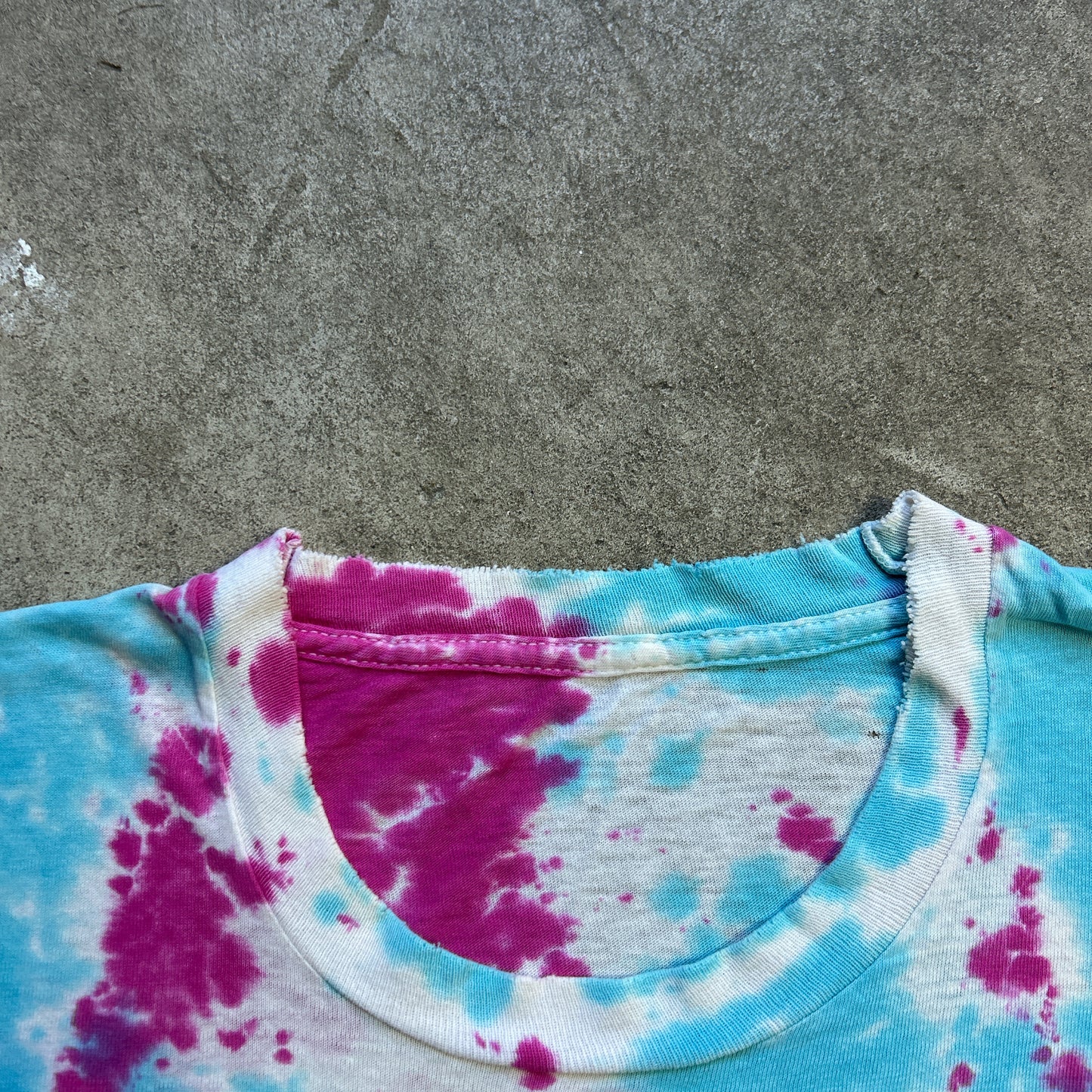 Vintage 90s Colourful Tie Dye Smiley Face T-shirt