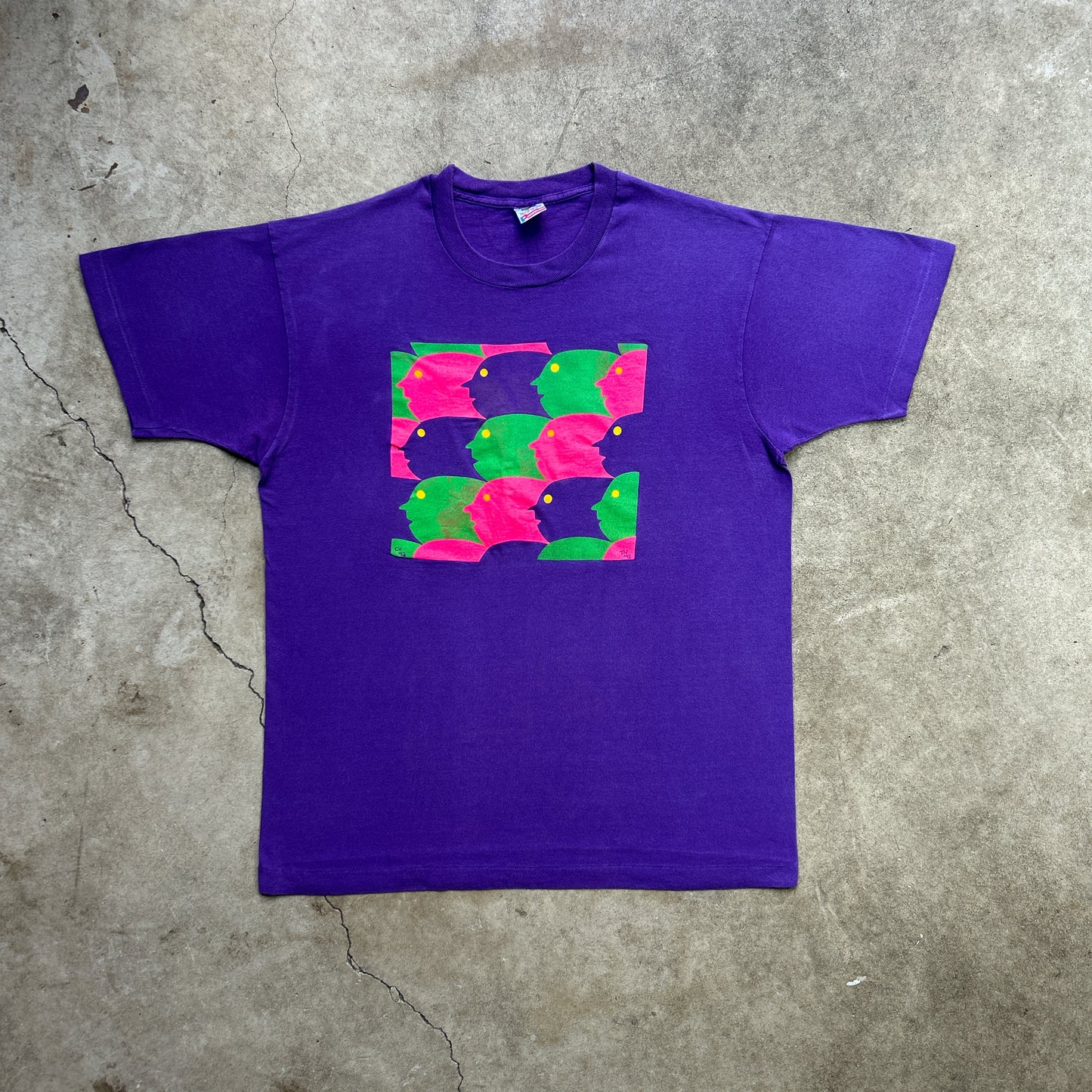 Vintage 90s Colourful Abstract Art & Multiple Heads 1992 T-shirt