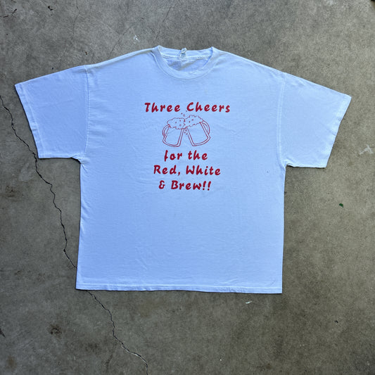 Vintage 2000s Three Cheers for the Red, White and Brews T-shirt