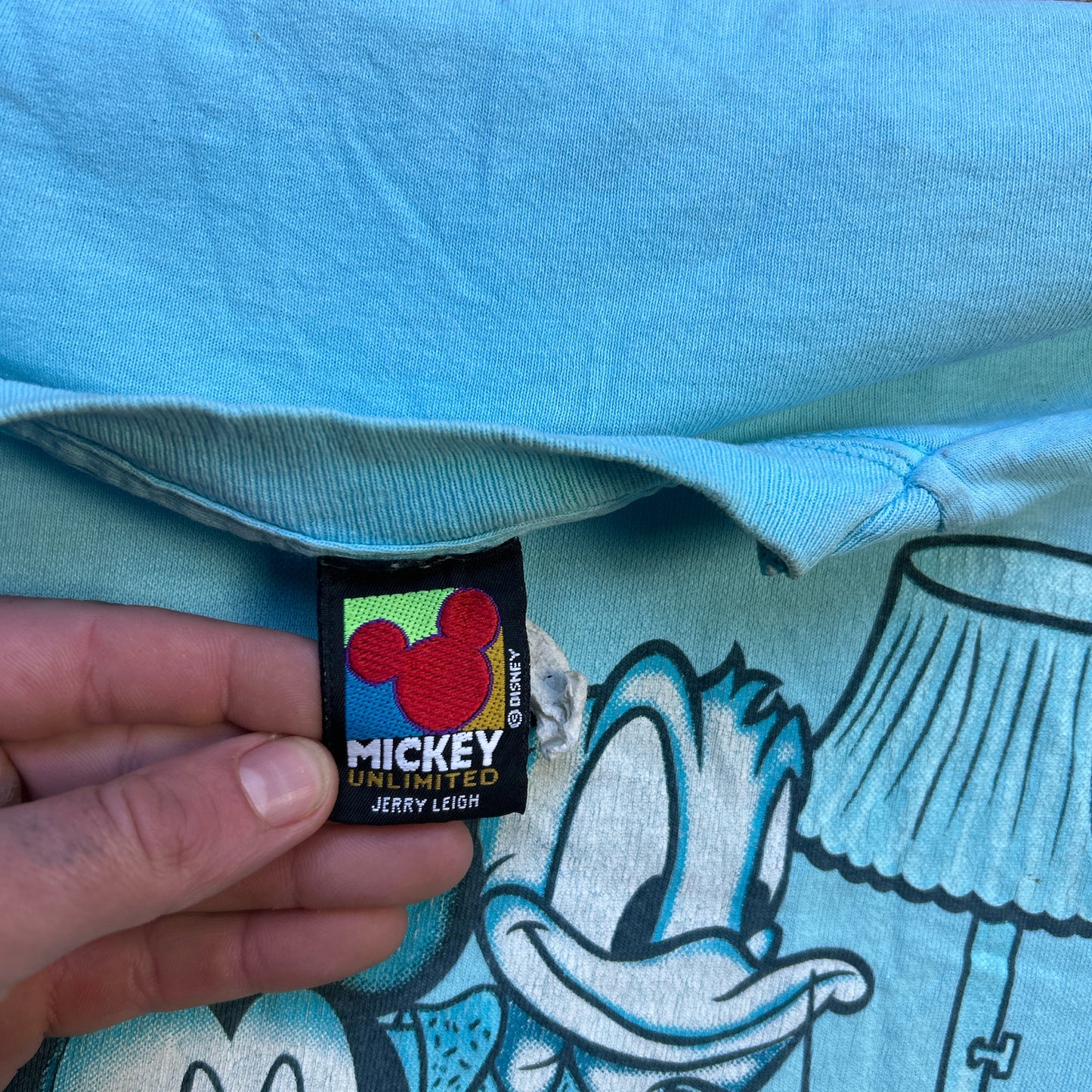 Vintage 80s Mickey Mouse, Minnie Mouse, Daffy Duck Chilling T-shirt