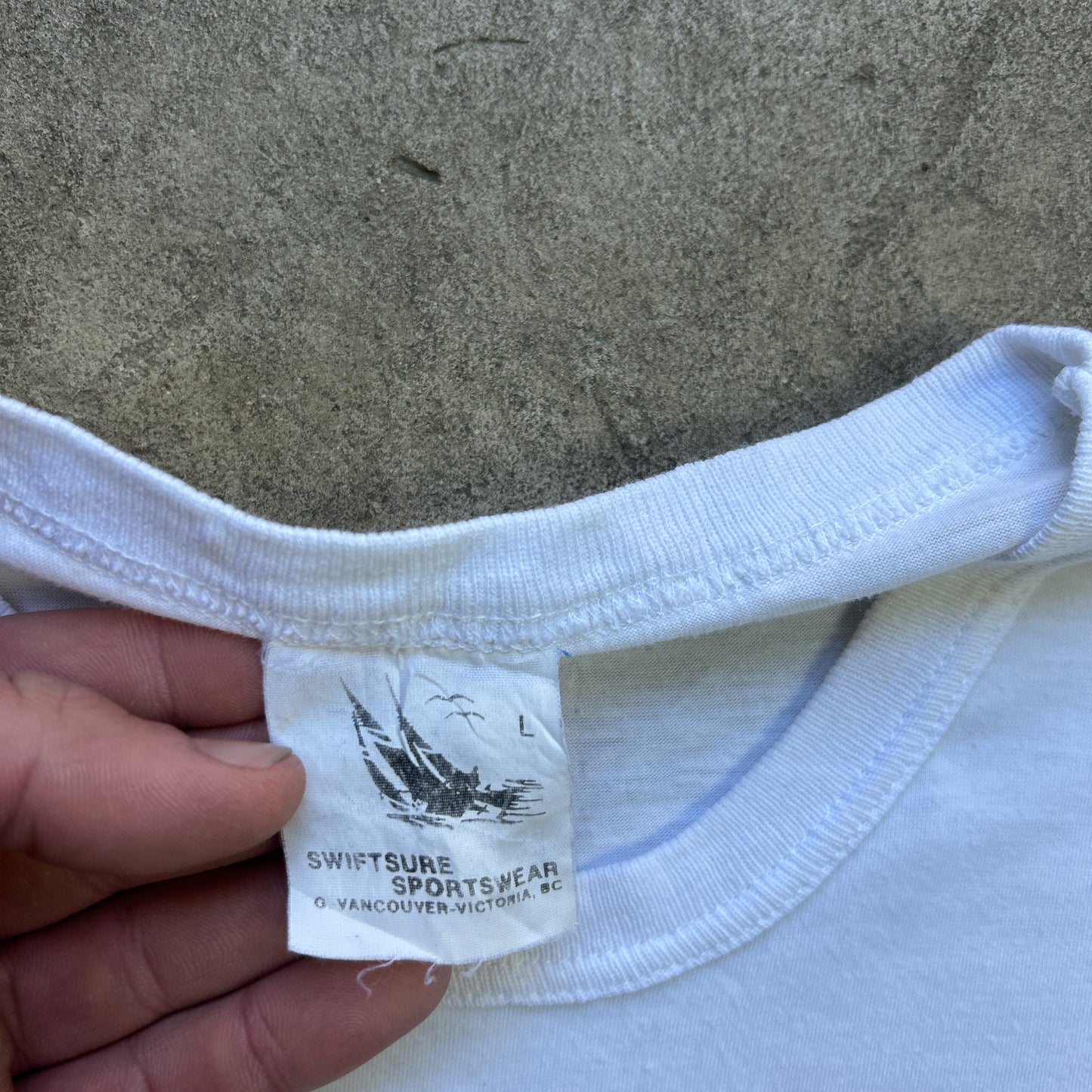 Vintage 80s Vancouver, British Columbia Canada Maple Leaf T-shirt