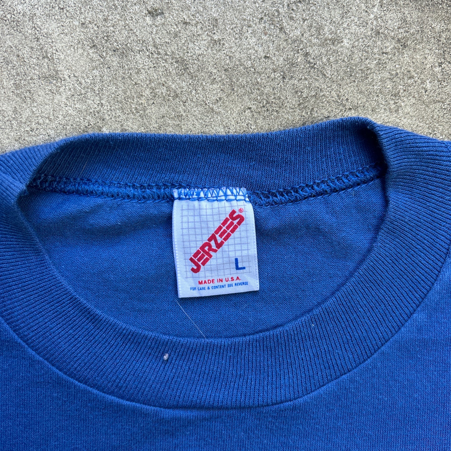 Vintage 90s faith-based Religion Tee, The Presbyterian Church Cross &amp; flames Graphic Print T-shirt