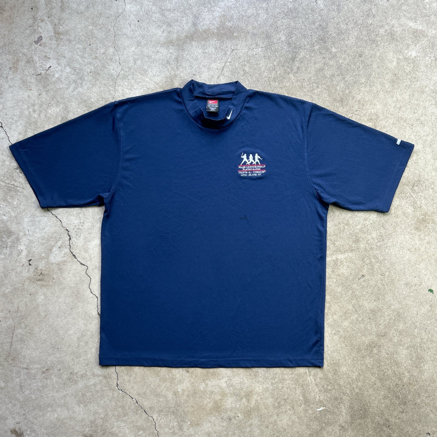Vintage 2000s Nike Major League Baseball Players Alumni Embroidered T-shirt